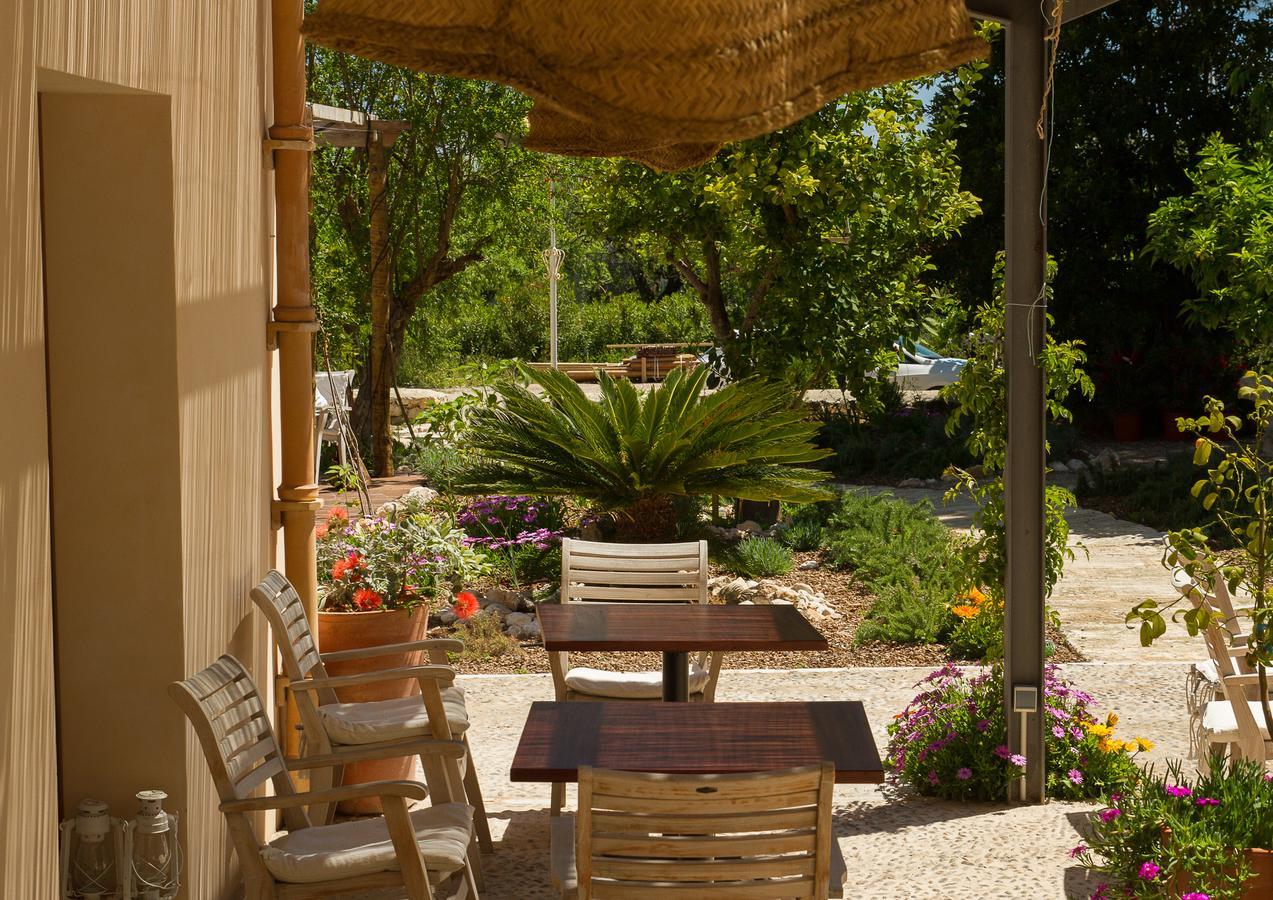 Home Hotel The Pink Pepper Tree Lloseta Luaran gambar